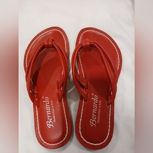 Bernardo Miami Red LeatherThong Sandals 6M